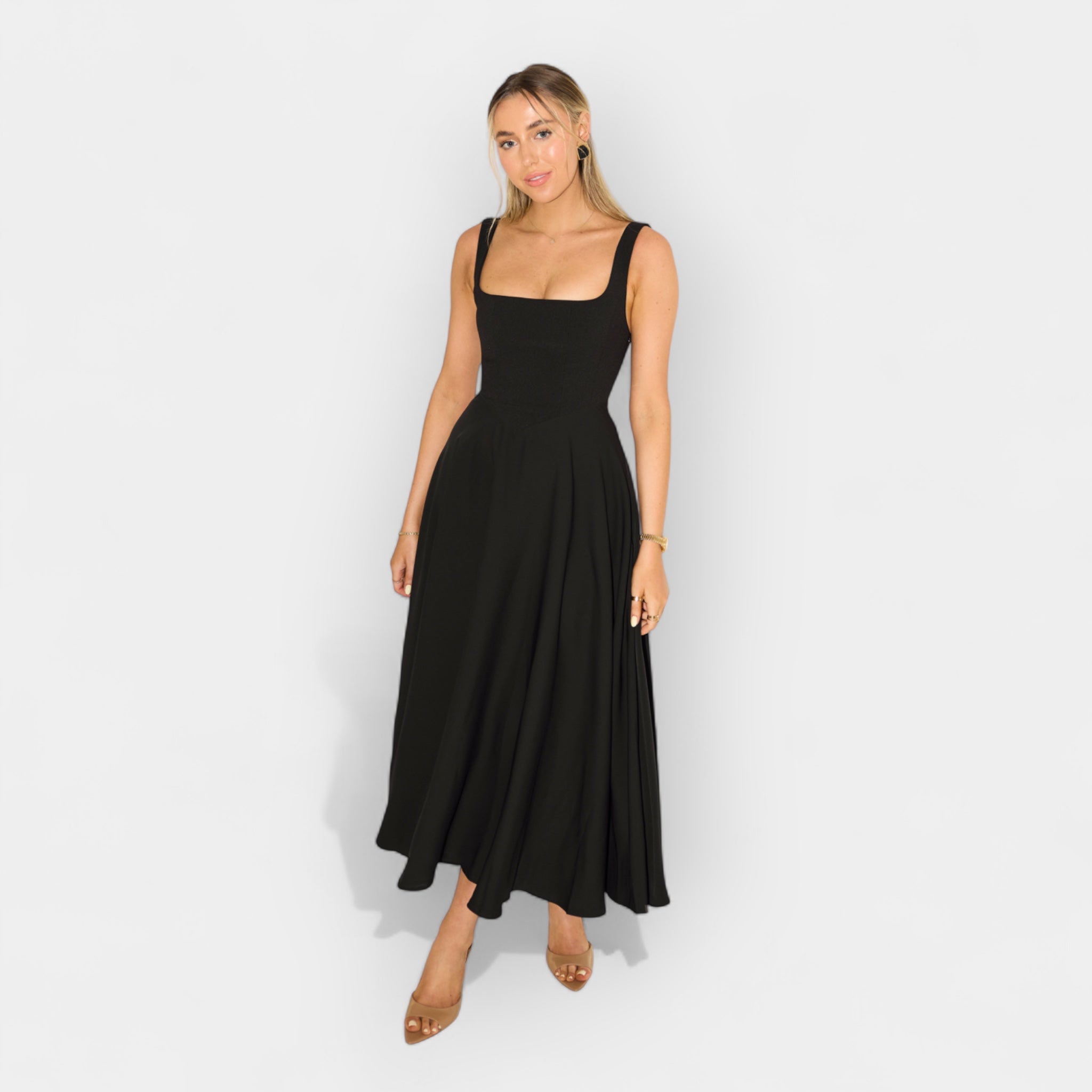 Μίντι Φόρεμα Με Αέρινη Γραμμή